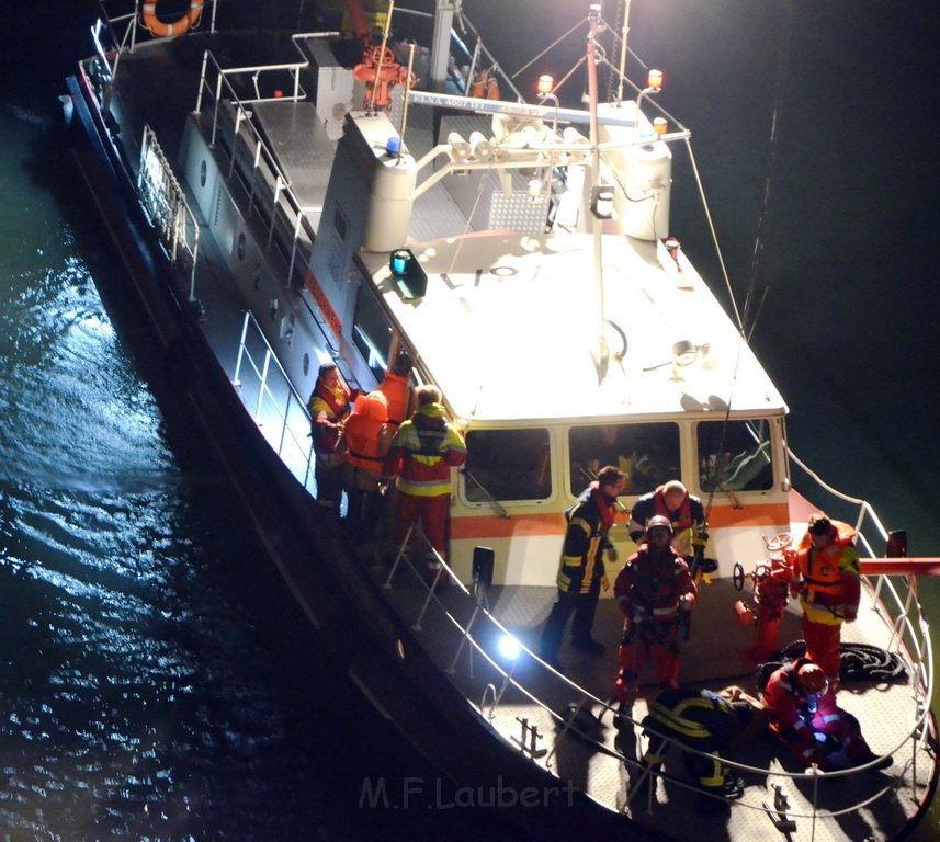 Einsatz BF Hoehenretter Koelner Seilbahn Hoehe Zoobruecke P2576.JPG